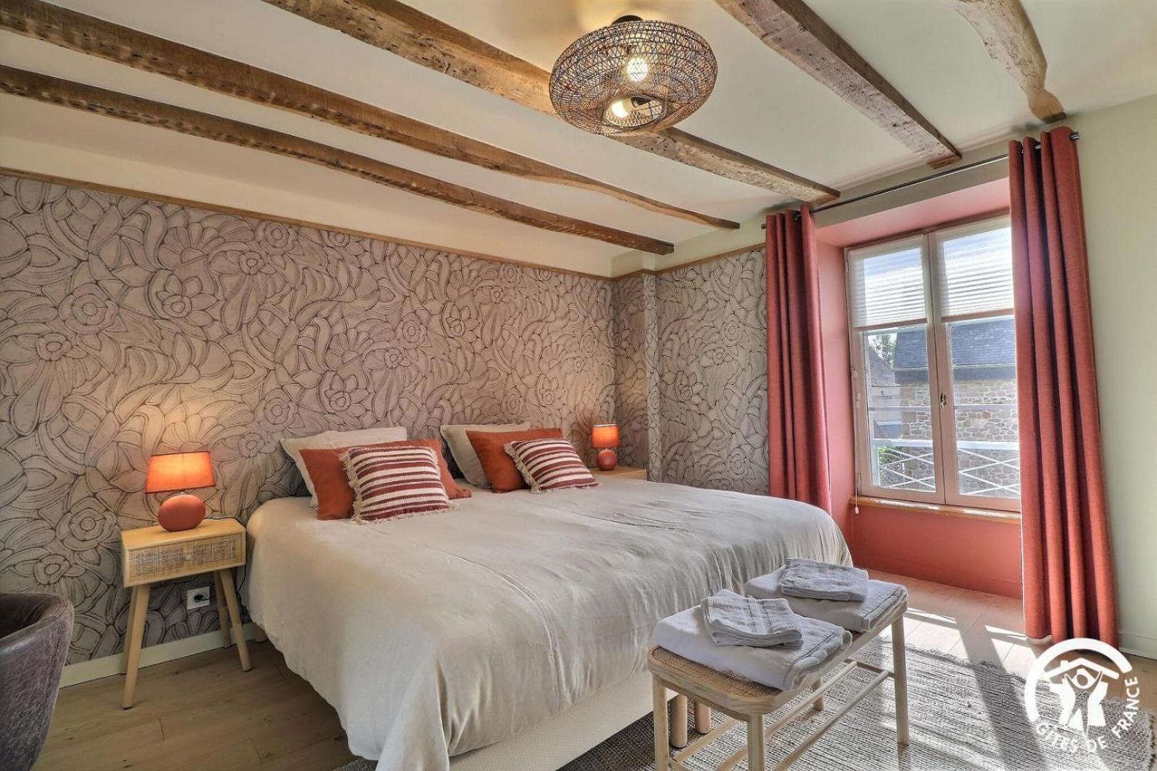Le Jardin De Quercus Bed and Breakfast Bazouges-la-Pérouse Εξωτερικό φωτογραφία