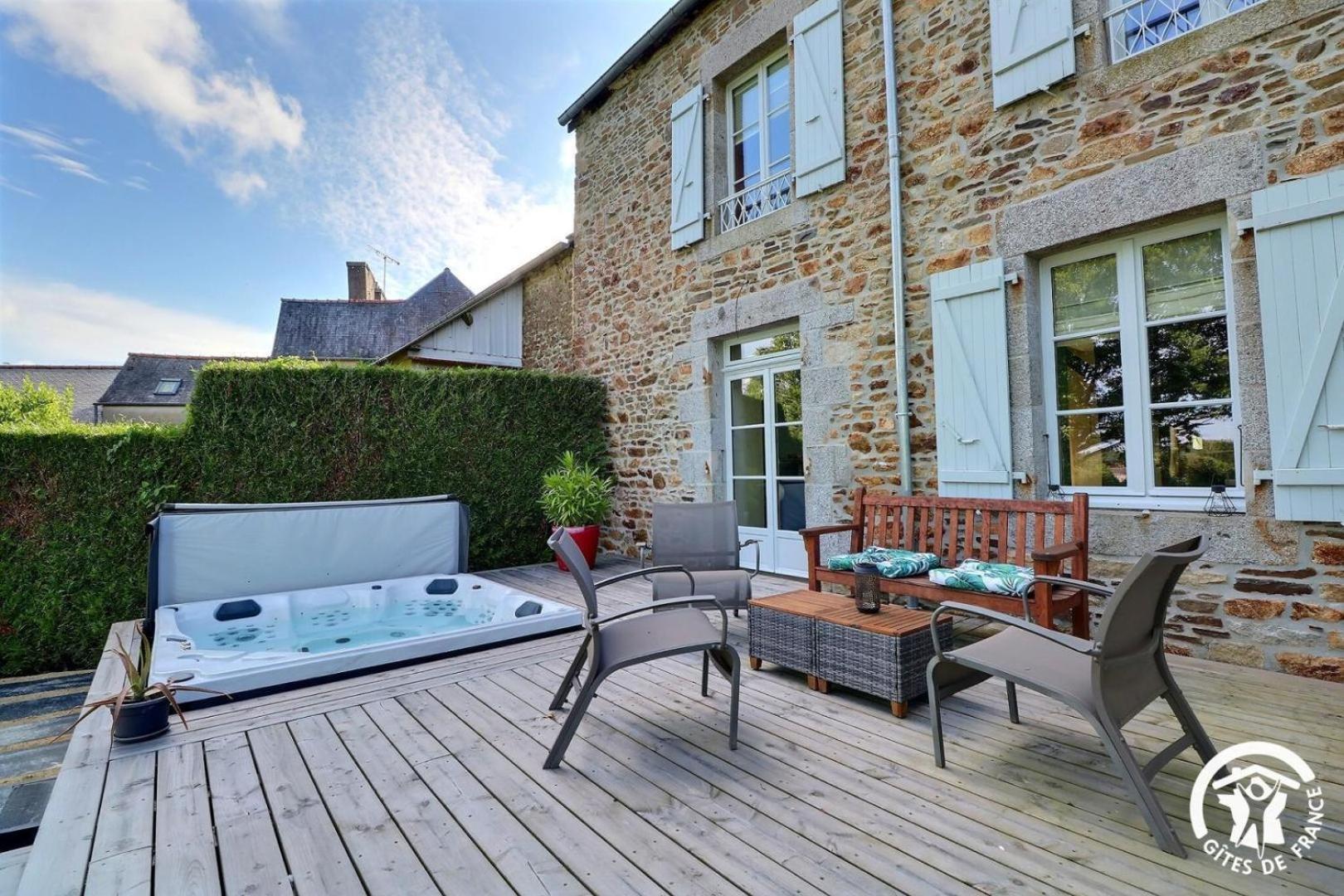 Le Jardin De Quercus Bed and Breakfast Bazouges-la-Pérouse Εξωτερικό φωτογραφία