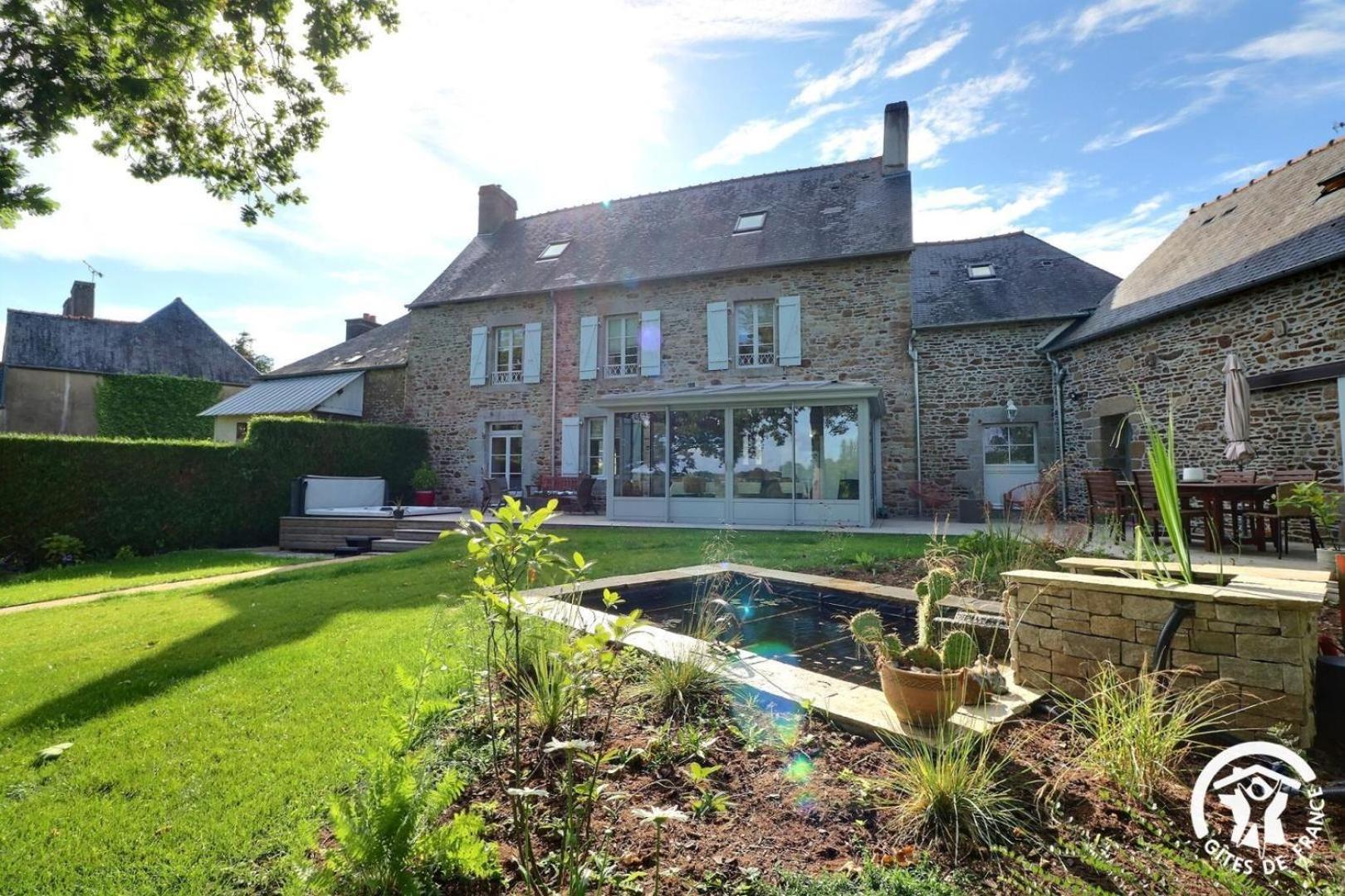 Le Jardin De Quercus Bed and Breakfast Bazouges-la-Pérouse Εξωτερικό φωτογραφία