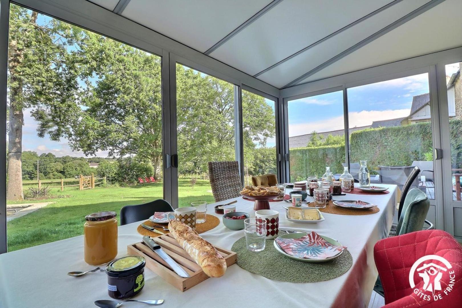 Le Jardin De Quercus Bed and Breakfast Bazouges-la-Pérouse Εξωτερικό φωτογραφία